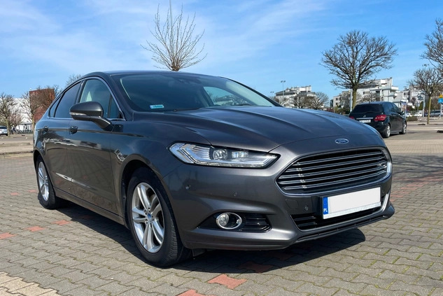 Ford Mondeo cena 51900 przebieg: 257000, rok produkcji 2015 z Warszawa małe 742
